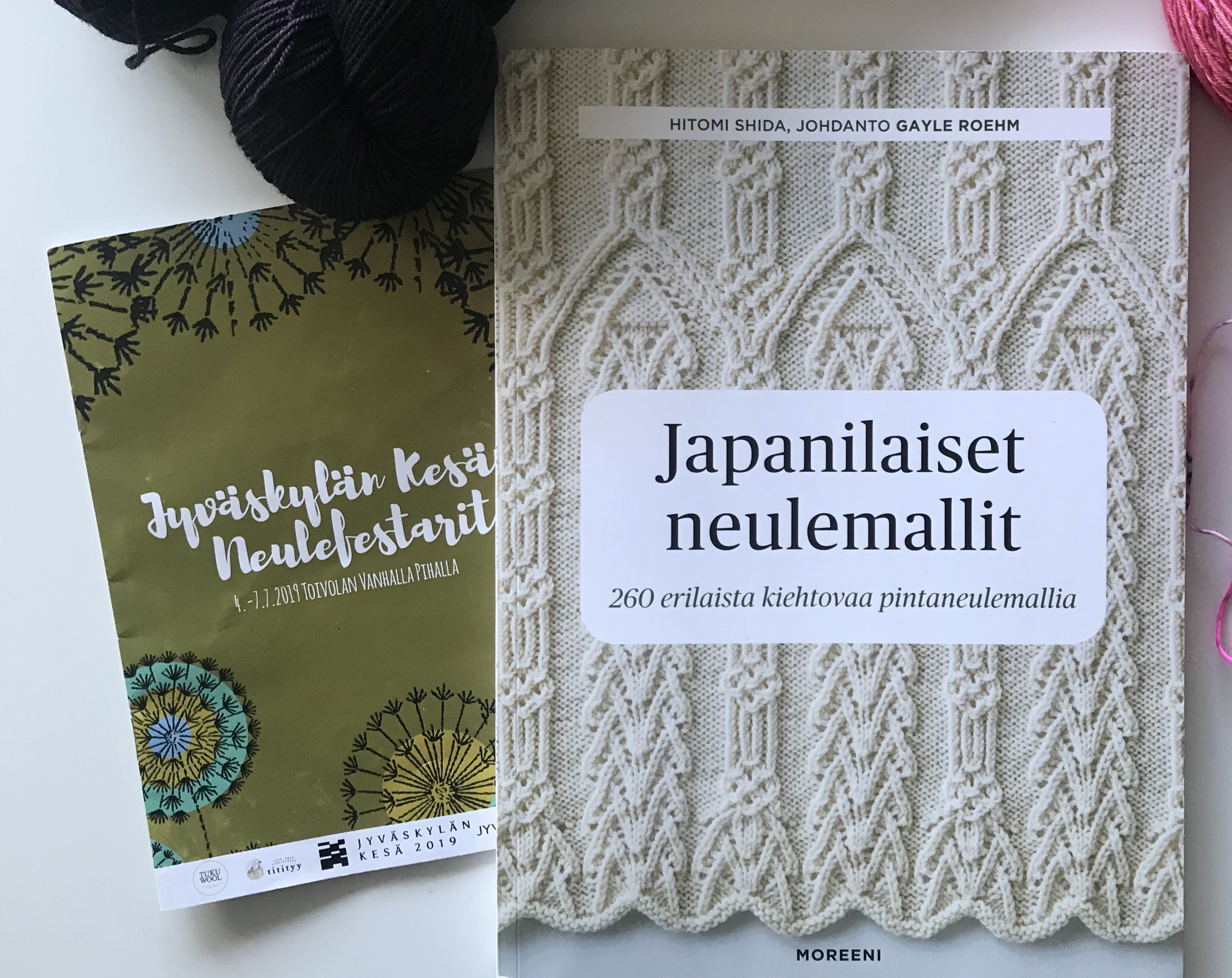 Köpte en bok med japanska strukturmönster på årets Jyväskylä Knit Fest